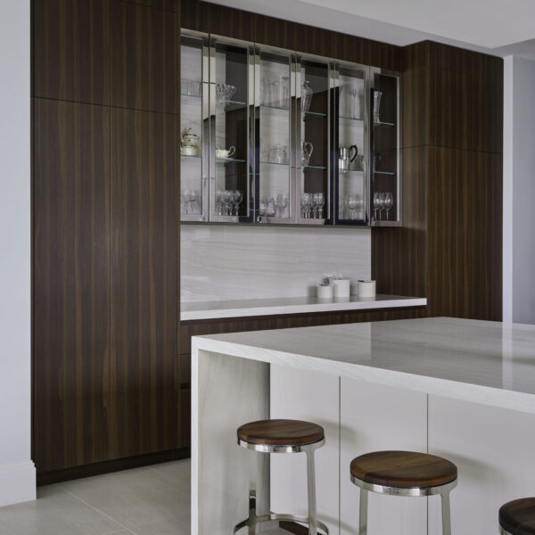 2024040304_3868CountryClubLn_007