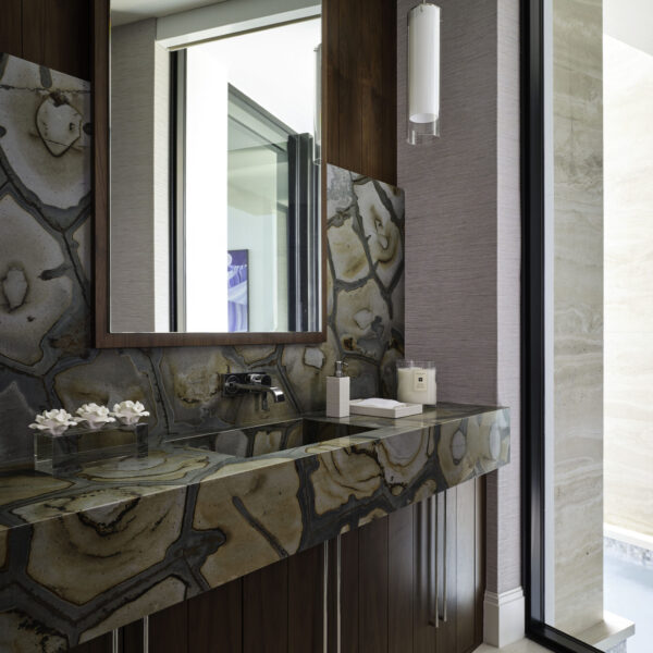 2024040304_3868CountryClubLn_017