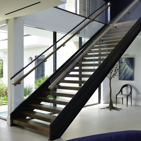 2024040304_3868CountryClubLn_018