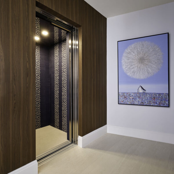 2024040304_3868CountryClubLn_019