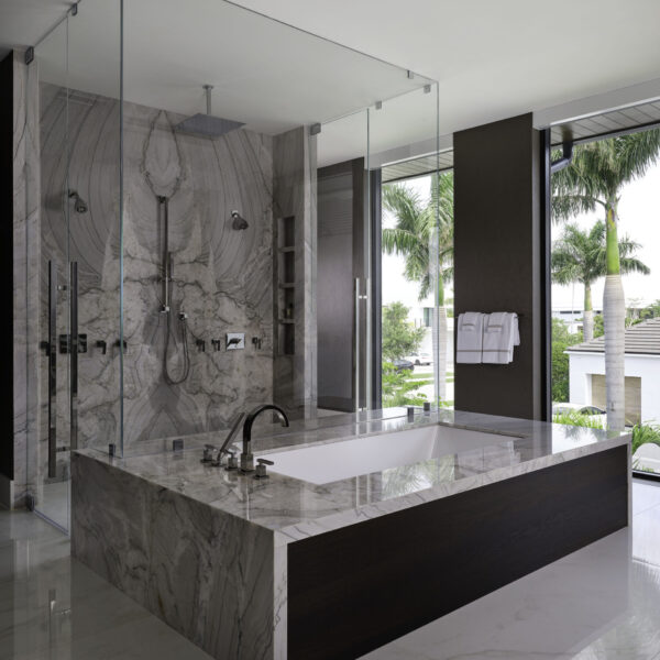 2024040304_3868CountryClubLn_025