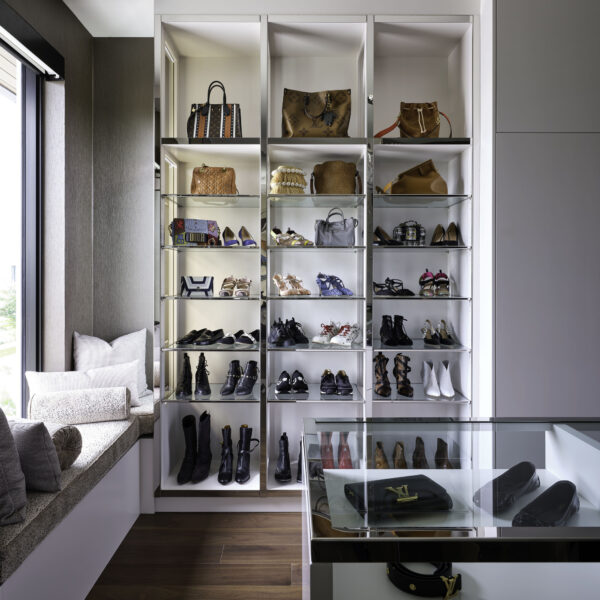 2024040304_3868CountryClubLn_028