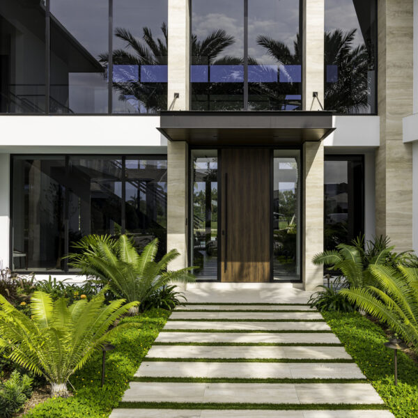 2024040304_3868CountryClubLn_040