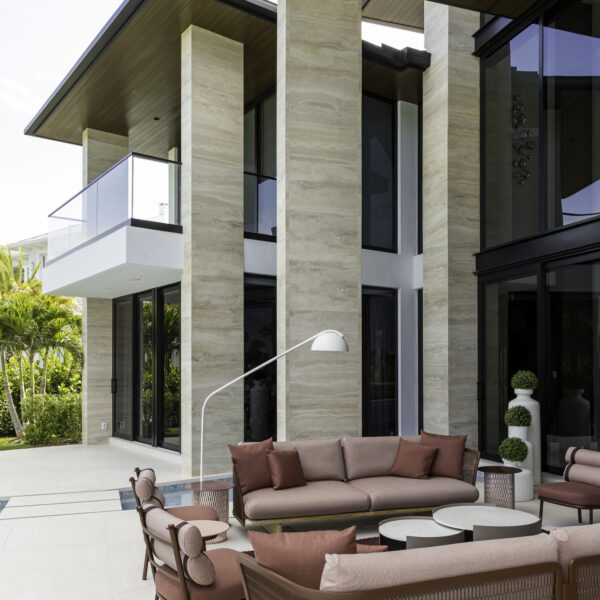 2024040304_3868CountryClubLn_043