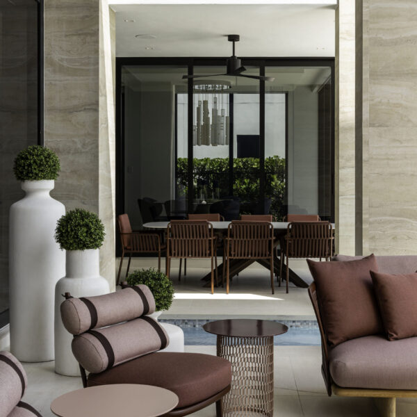 2024040304_3868CountryClubLn_048