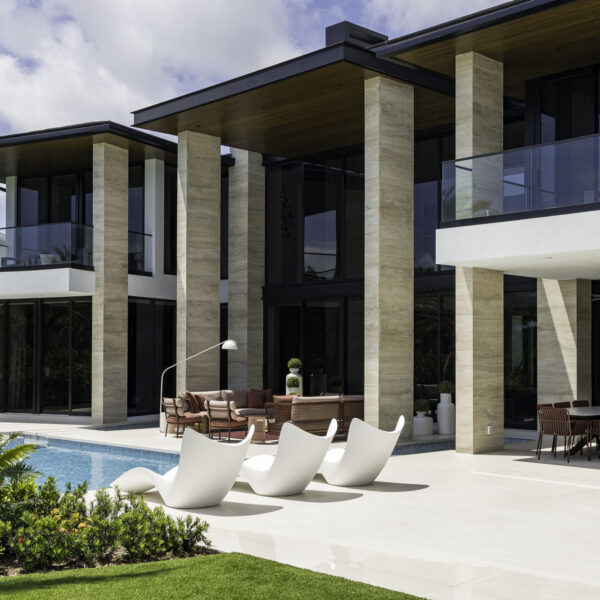 2024040304_3868CountryClubLn_053