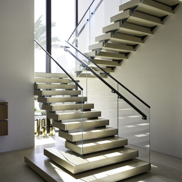 2024040810_3836CountryClubLn_004