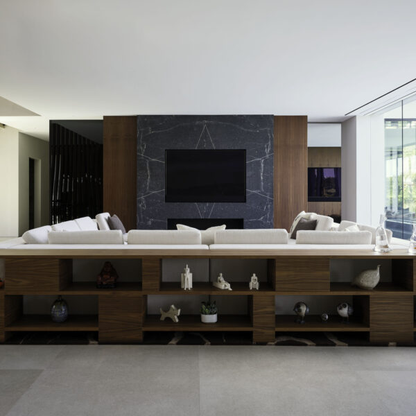 2024040810_3836CountryClubLn_010