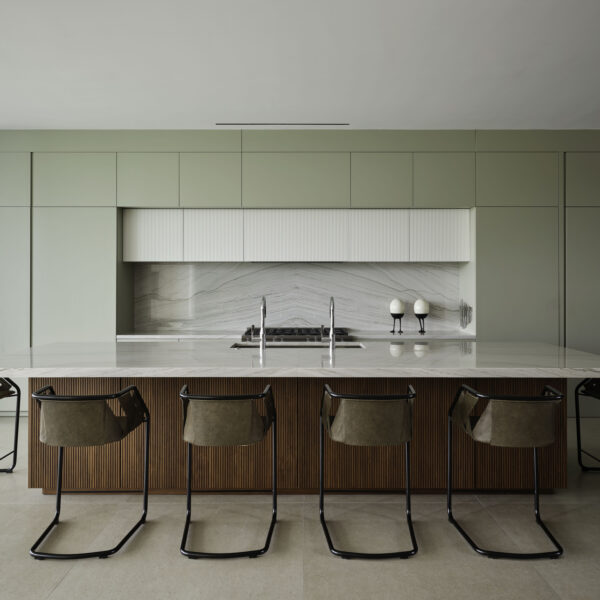 2024040810_3836CountryClubLn_025