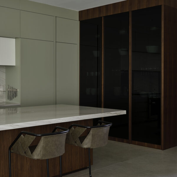 2024040810_3836CountryClubLn_031