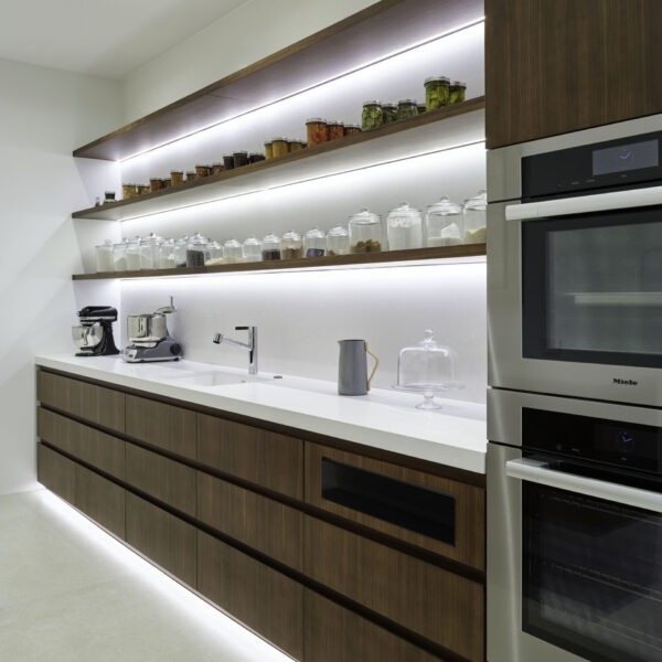 2024040810_3836CountryClubLn_032