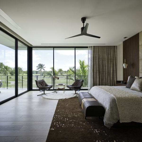 2024040810_3836CountryClubLn_040