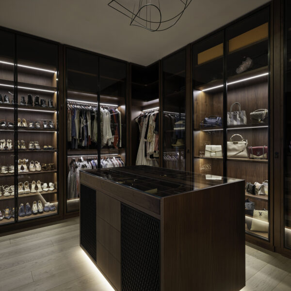 2024040810_3836CountryClubLn_047